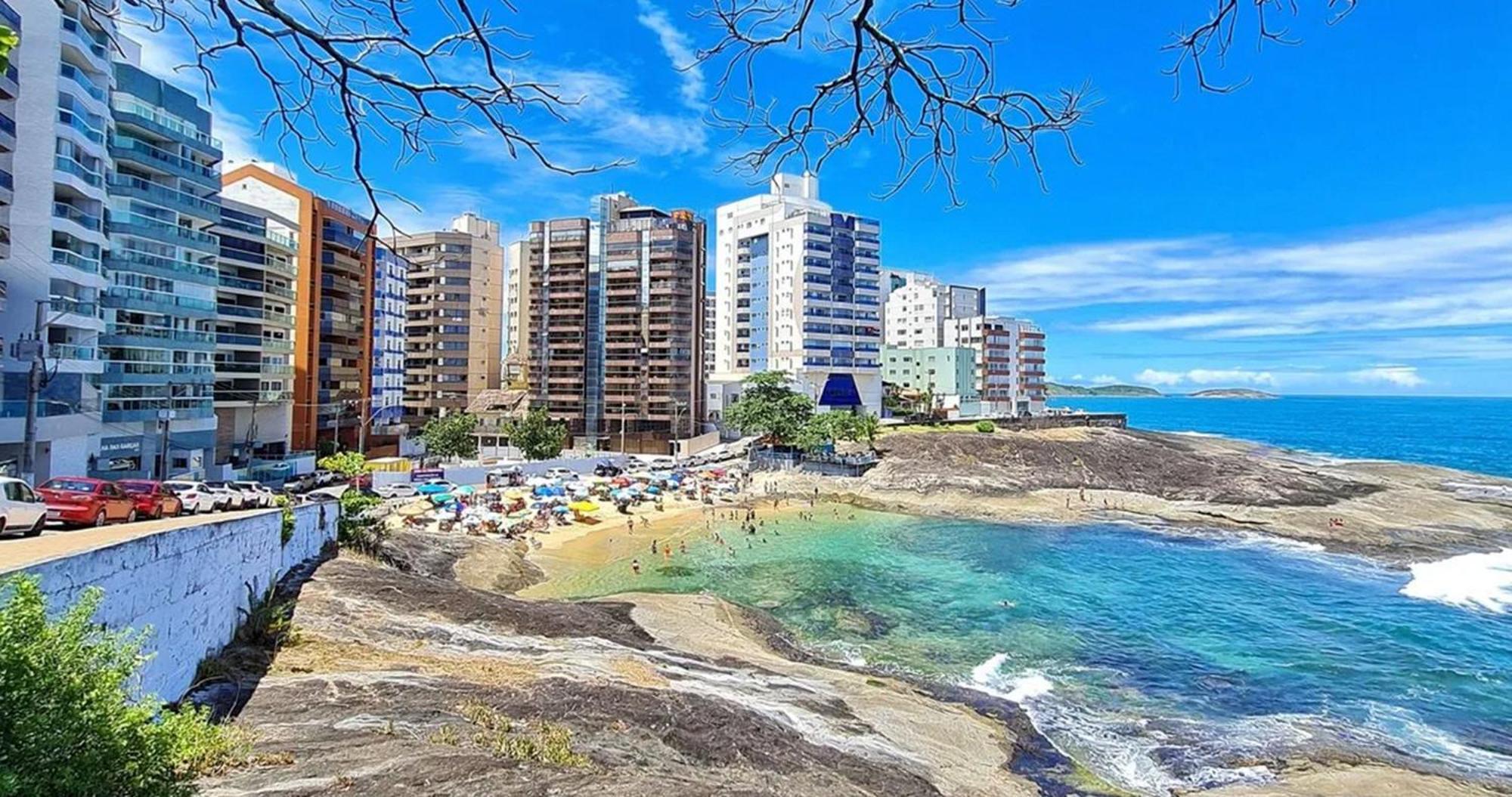 Apartamento Guarapari pé na areia com Wi-Fi e Garagem Exterior foto