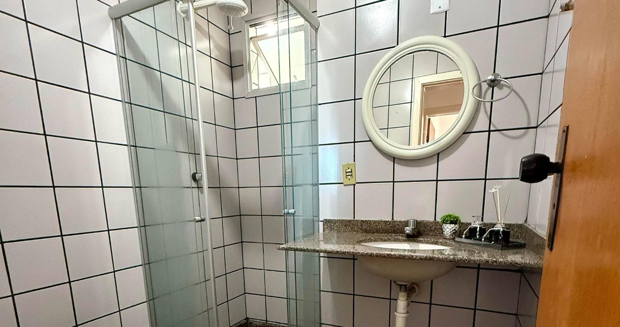 Apartamento Guarapari pé na areia com Wi-Fi e Garagem Exterior foto